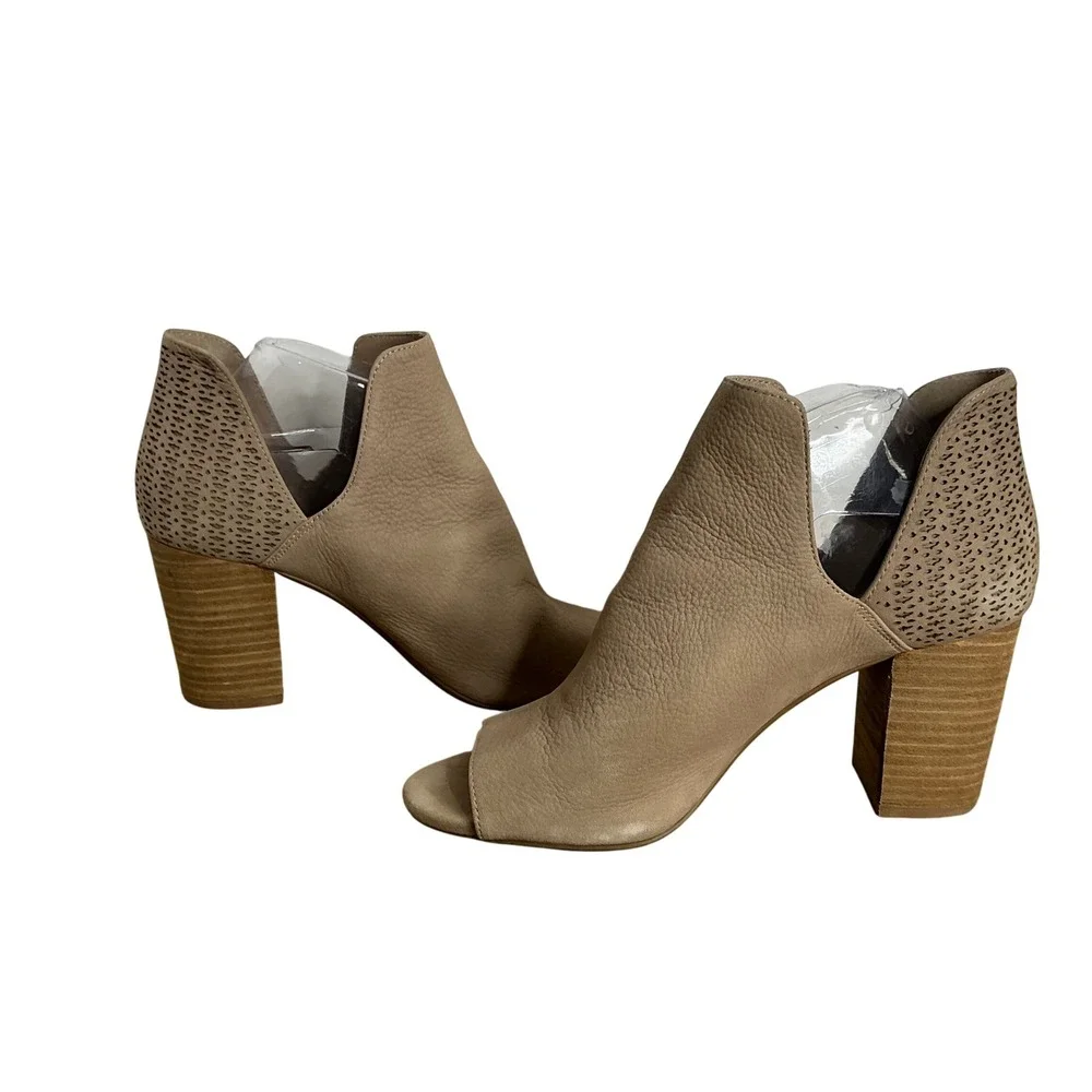 Antonio Melani Peep Toe Booties 8.5M Taupe‎ Nubuck Leather Block Heel Cutout
